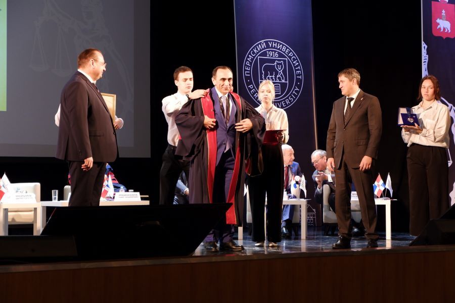 Armen Garslyan became an honorary professor of PSNRU