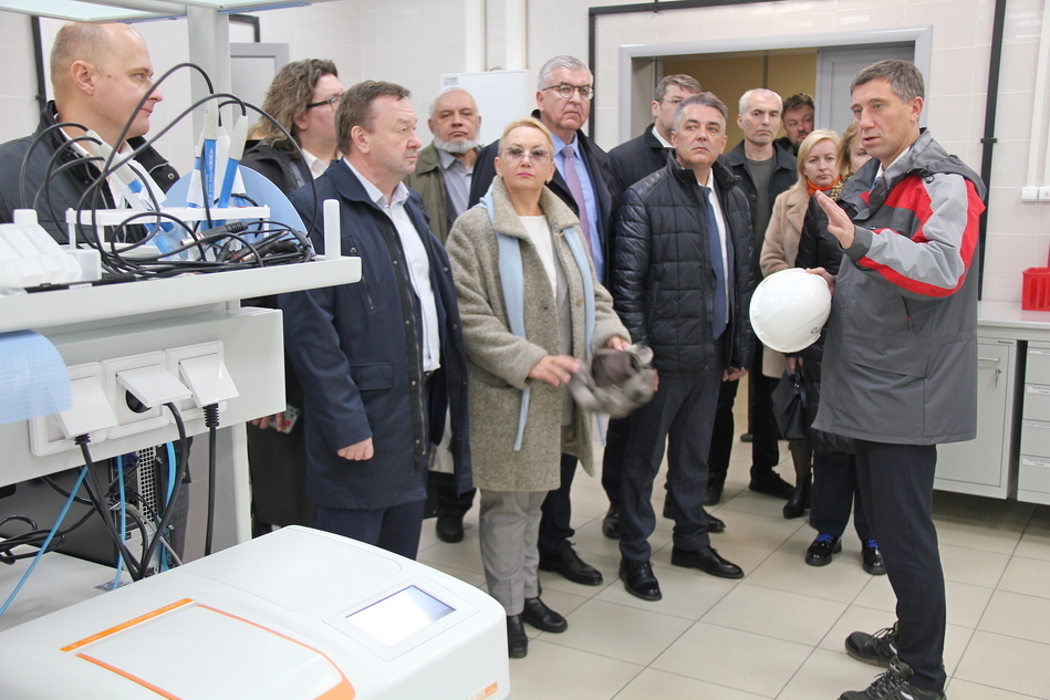​Депутаты Законодательного собрания края посетили производственную площадку «Метафракс Кемикалс»